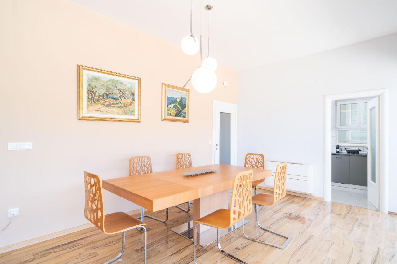Penthouse Vis A Vis Apartament *