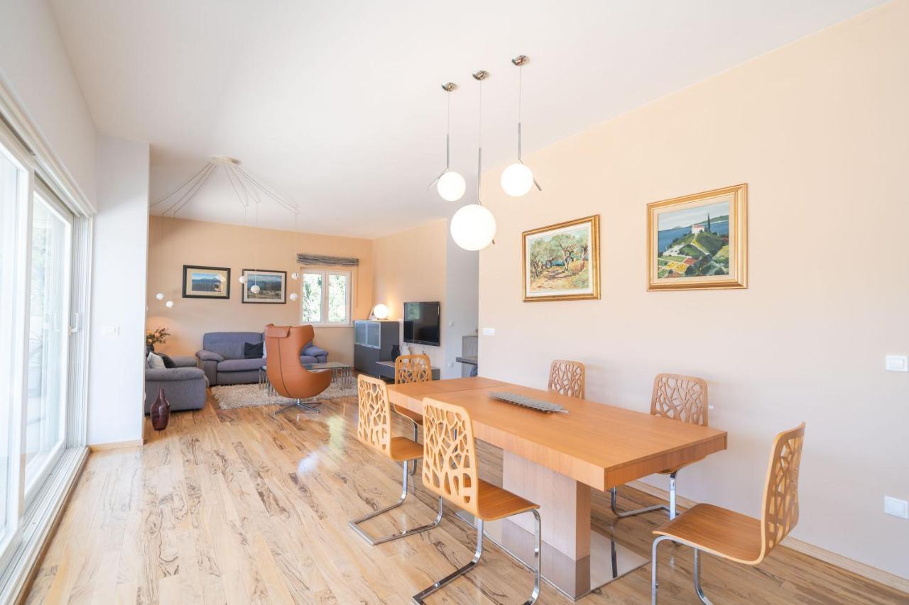 Penthouse Vis A Vis Apartment